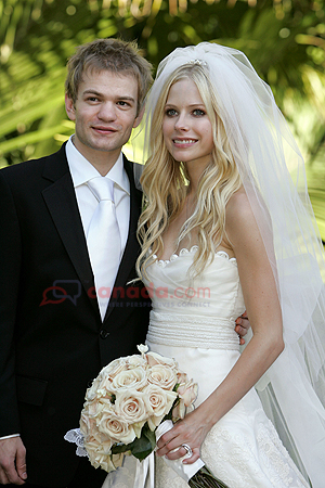 Avril Lavigne, 21 and married her sweet heart, Sum 41 frontman Deryck